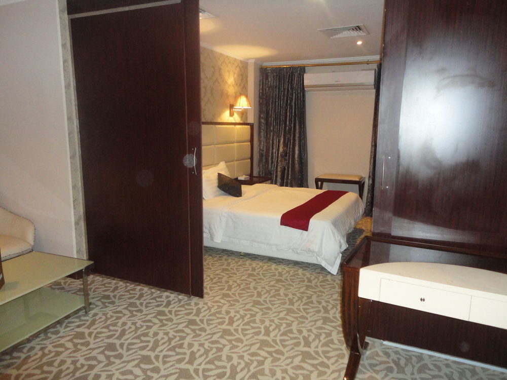 Imperial Suites Hotel มานามา ภายนอก รูปภาพ